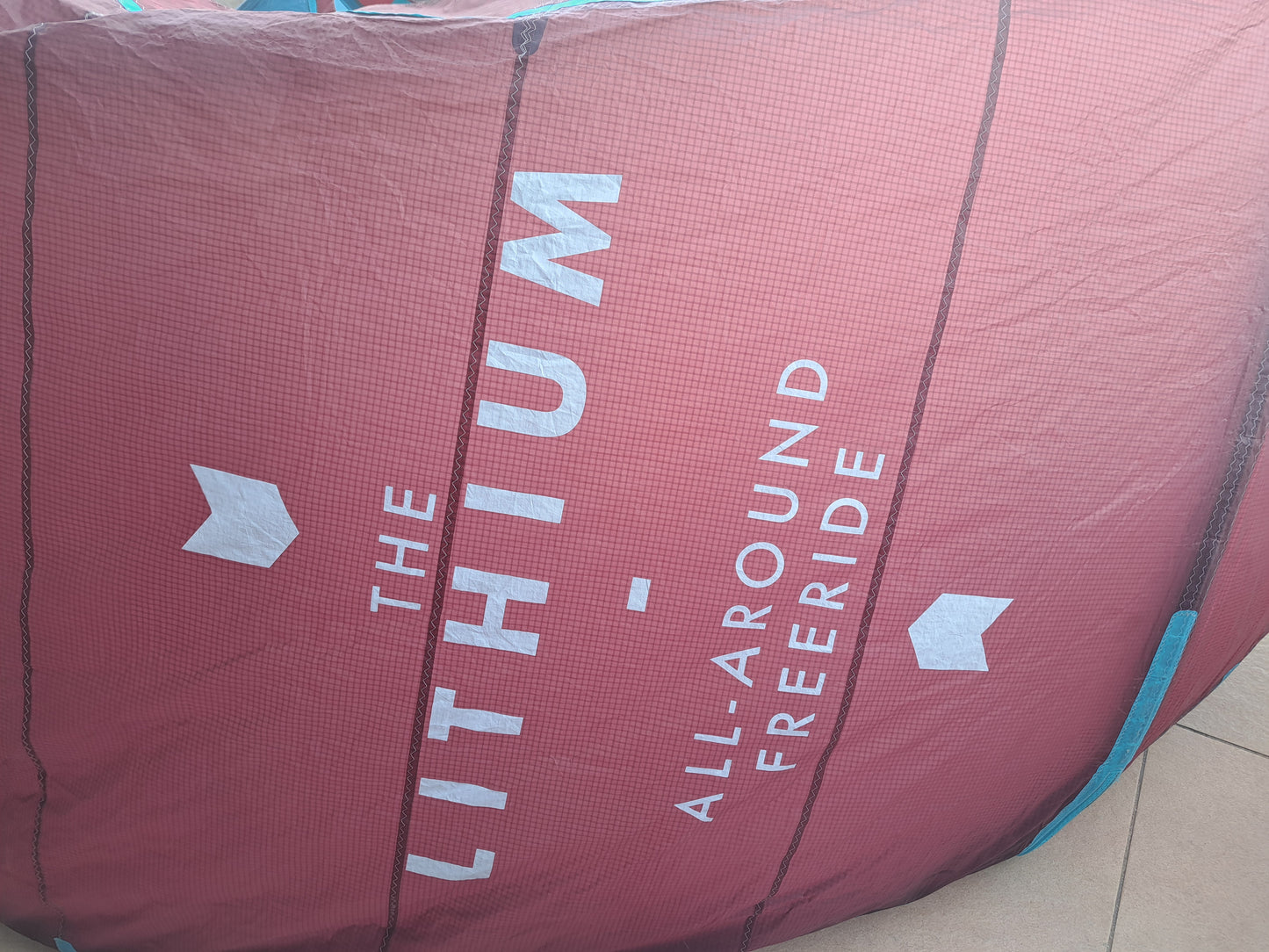Lithium v13 8m - Red and Teal