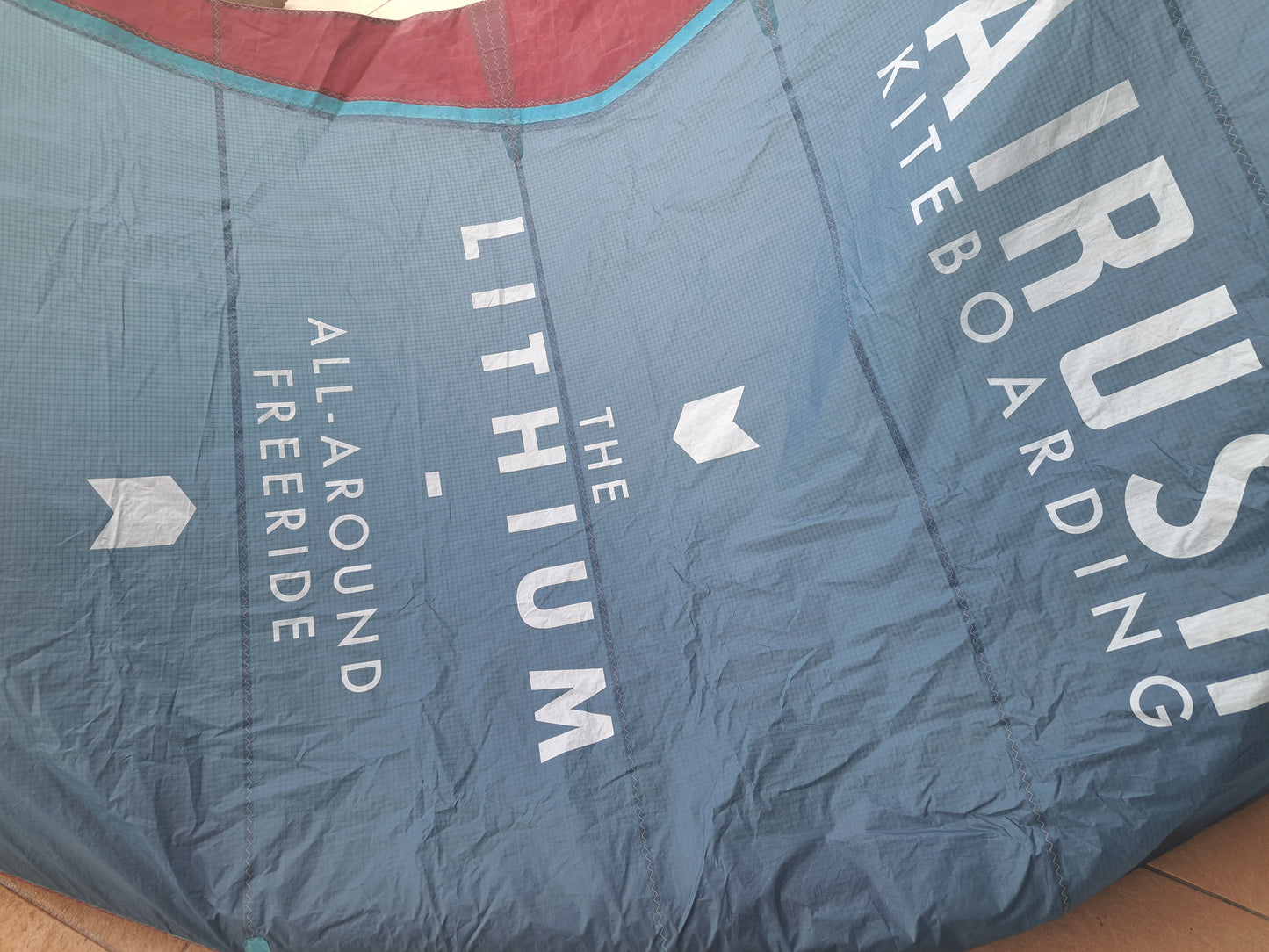 Lithium v13 8m - Red and Teal
